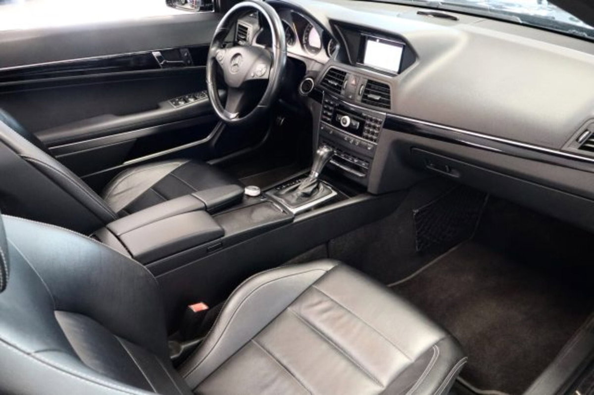 Mercedes-Benz Classe E Cabrio 200 CGI Cabrio BlueEFFICIENCY Avantgarde (12)