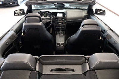 Mercedes-Benz Classe E Cabrio 200 CGI Cabrio BlueEFFICIENCY Avantgarde (17)