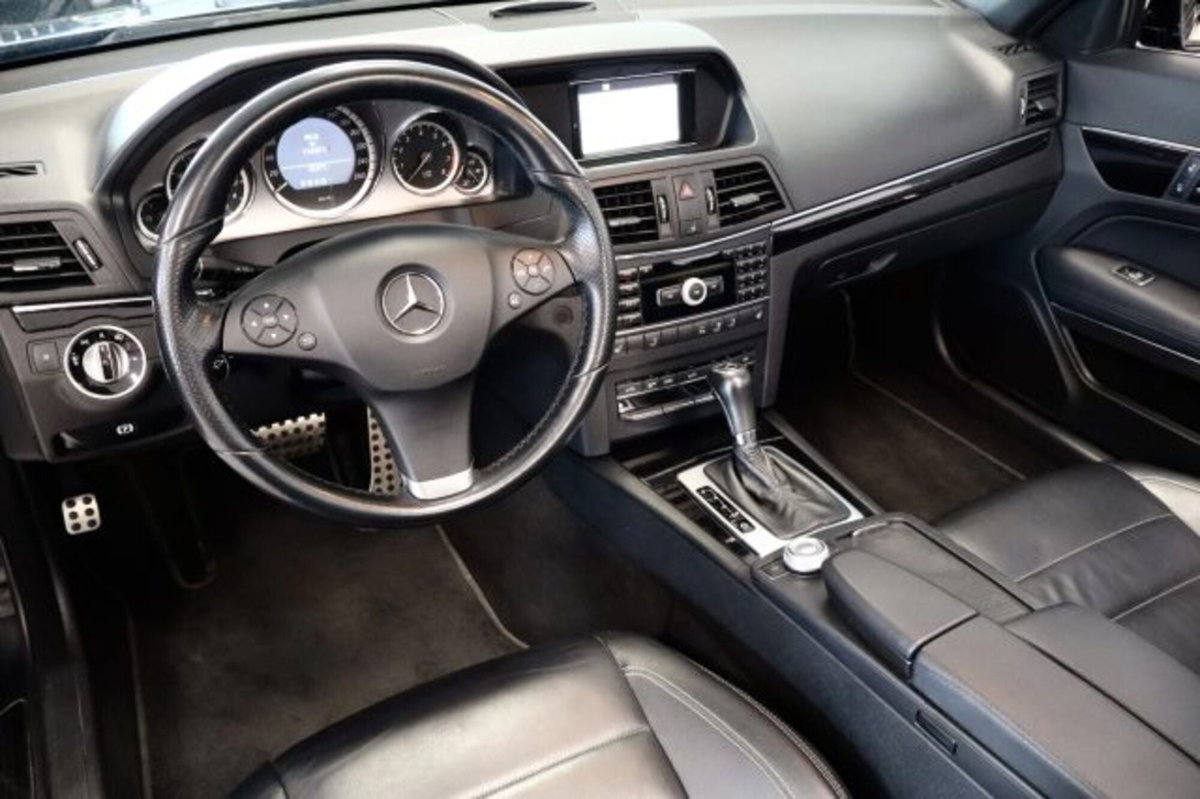 Mercedes-Benz Classe E Cabrio 200 CGI Cabrio BlueEFFICIENCY Avantgarde (19)