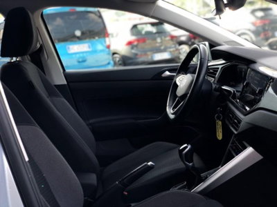 Volkswagen Polo 1.0 tsi R-Line 95cv (10)