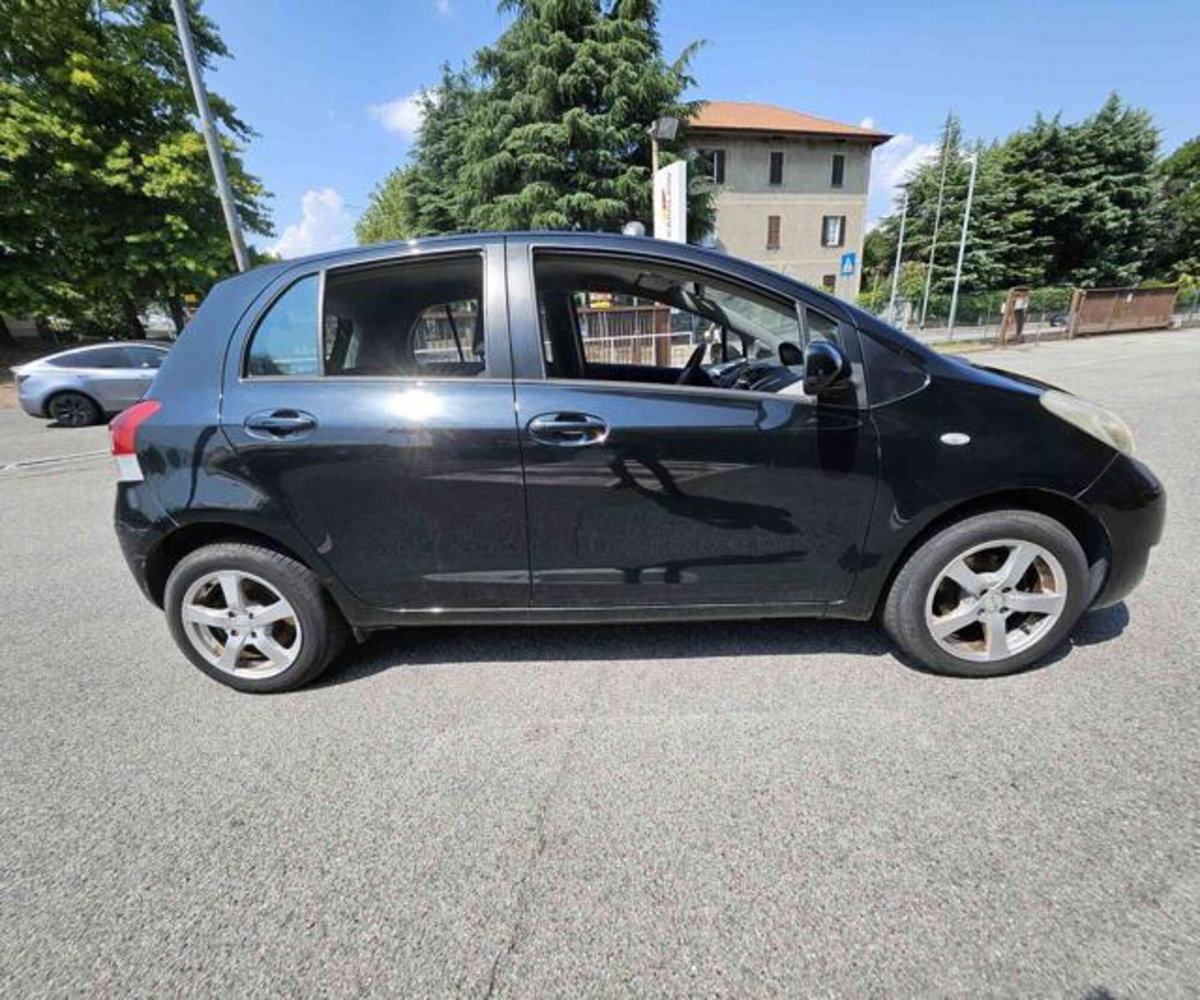 Daihatsu Charade 1.3 MMT B You Five (8)