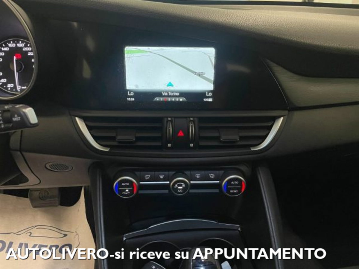Alfa Romeo Giulia 2.2 Turbodiesel 150 CV AT8 Business (14)