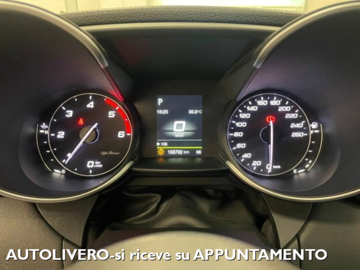 Alfa Romeo Giulia 2.2 Turbodiesel 150 CV AT8 Business (19)