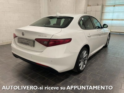 Alfa Romeo Giulia 2.2 Turbodiesel 150 CV AT8 Business (4)