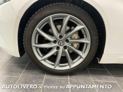 Alfa Romeo Giulia 2.2 Turbodiesel 150 CV AT8 Business (5)
