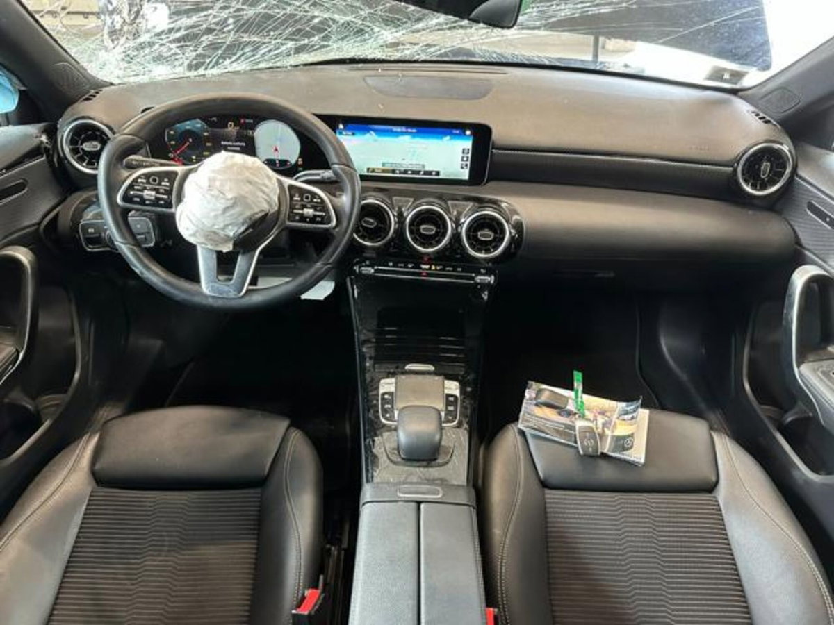 Mercedes-Benz Classe A Sedan 180 d Automatic 4p. Business (14)