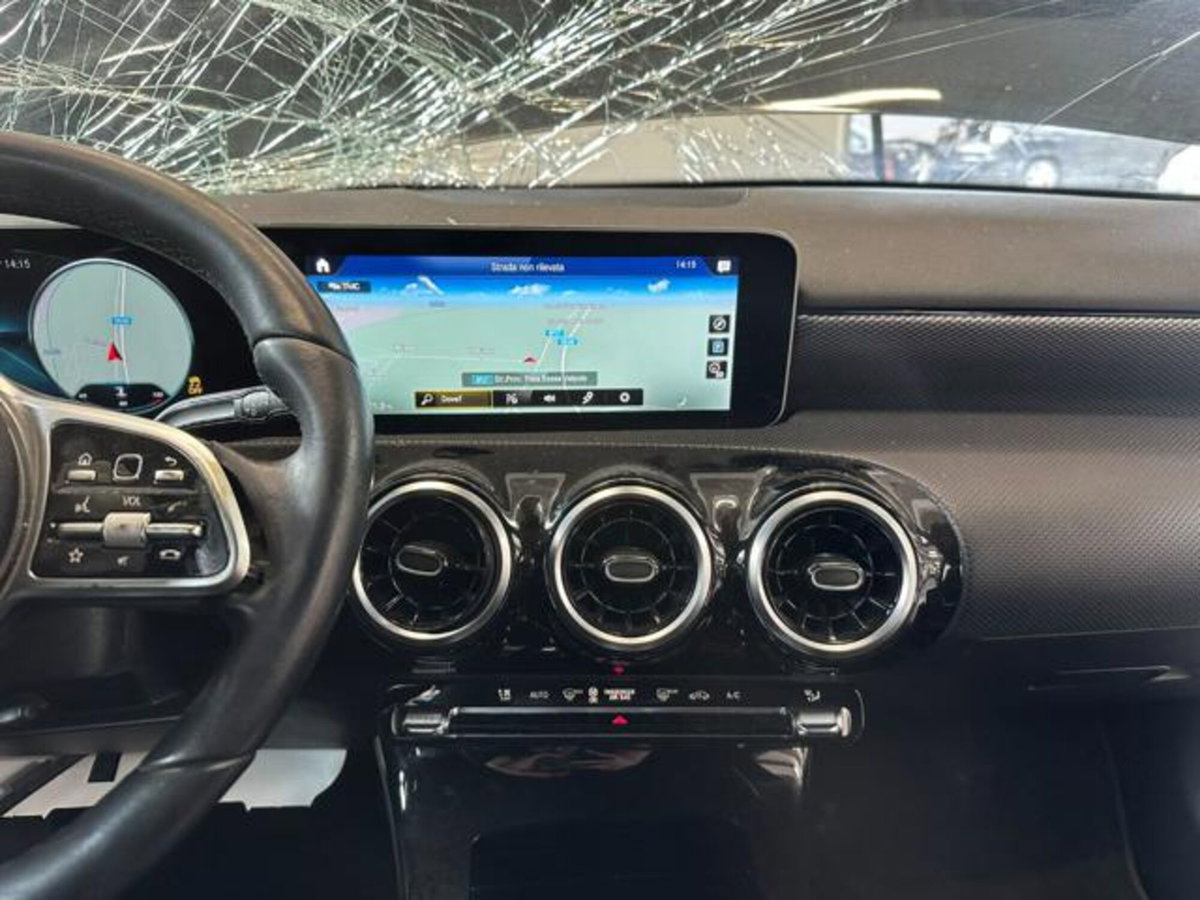 Mercedes-Benz Classe A Sedan 180 d Automatic 4p. Business (16)