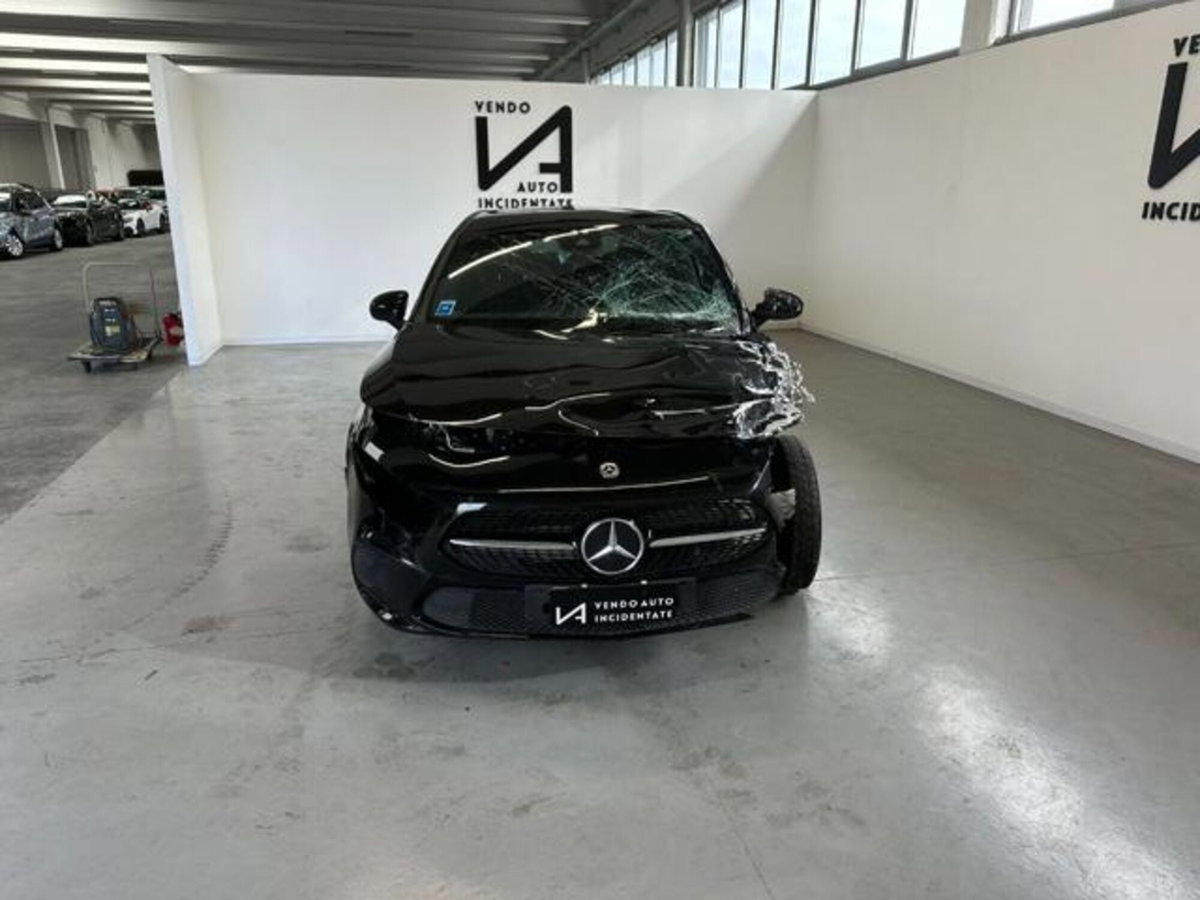 Mercedes-Benz Classe A Sedan 180 d Automatic 4p. Business (2)