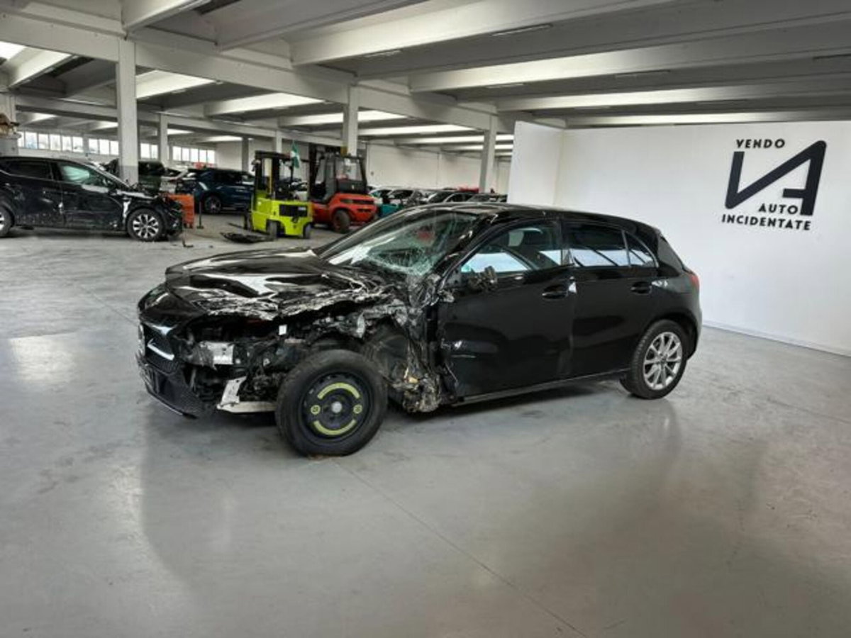 Mercedes-Benz Classe A Sedan 180 d Automatic 4p. Business (4)