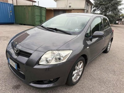 Toyota Auris 1.4 5 porte Sol usata