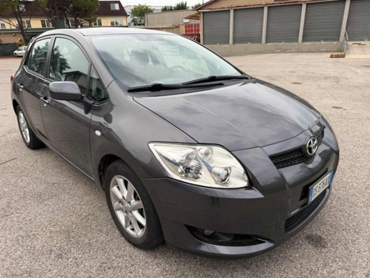 Toyota Auris 1.4 5 porte Sol (17)