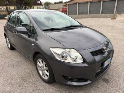 Toyota Auris 1.4 5 porte Sol (2)