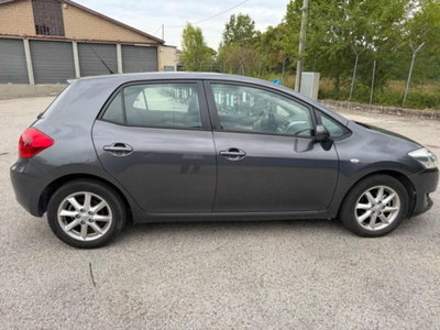 Toyota Auris 1.4 5 porte Sol (3)