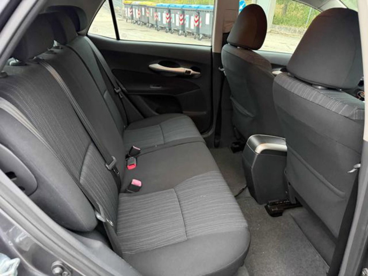 Toyota Auris 1.4 5 porte Sol (5)