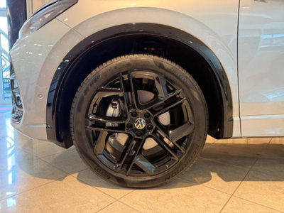 Volkswagen Tiguan 2.0 tdi R-Line 4motion 193cv dsg (19)