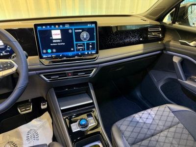 Volkswagen Tiguan 2.0 tdi R-Line 4motion 193cv dsg (8)