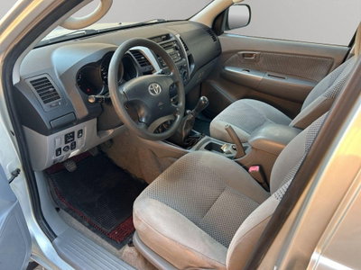 Toyota Hilux 3.0 D-4D 4WD 4p. Double Cab SR (10)