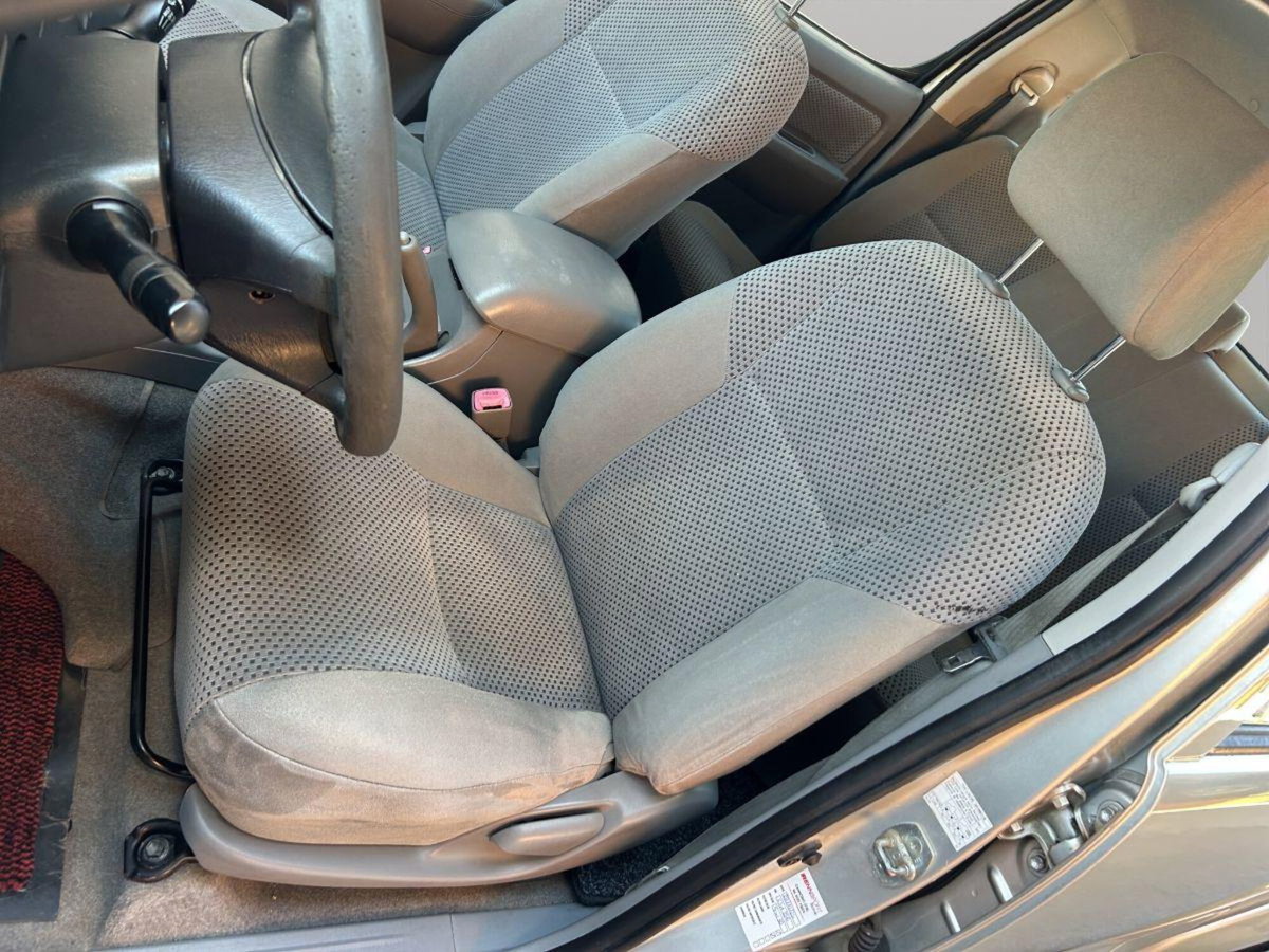 Toyota Hilux 3.0 D-4D 4WD 4p. Double Cab SR (11)
