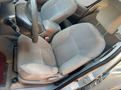 Toyota Hilux 3.0 D-4D 4WD 4p. Double Cab SR (11)
