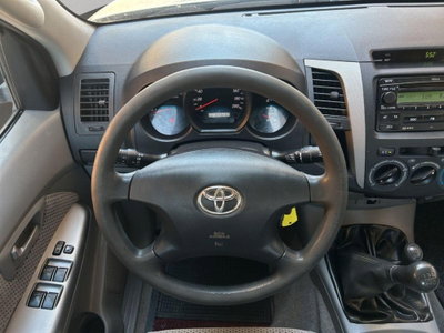 Toyota Hilux 3.0 D-4D 4WD 4p. Double Cab SR (18)