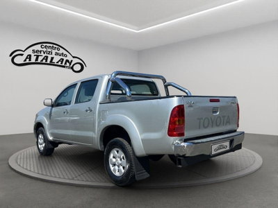 Toyota Hilux 3.0 D-4D 4WD 4p. Double Cab SR (3)