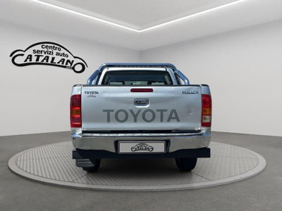 Toyota Hilux 3.0 D-4D 4WD 4p. Double Cab SR (4)