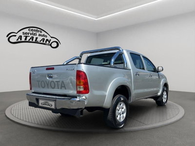 Toyota Hilux 3.0 D-4D 4WD 4p. Double Cab SR (5)