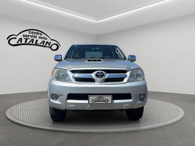 Toyota Hilux 3.0 D-4D 4WD 4p. Double Cab SR (8)
