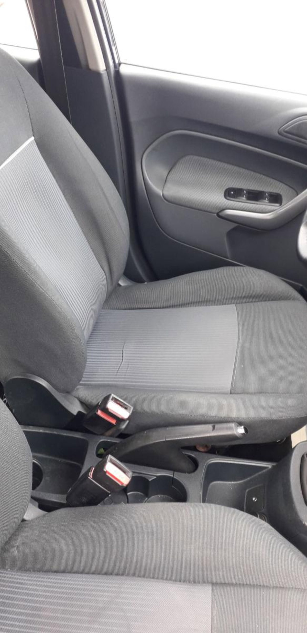 Ford Fiesta 1.4 TDCi 5p. Ambiente (7)