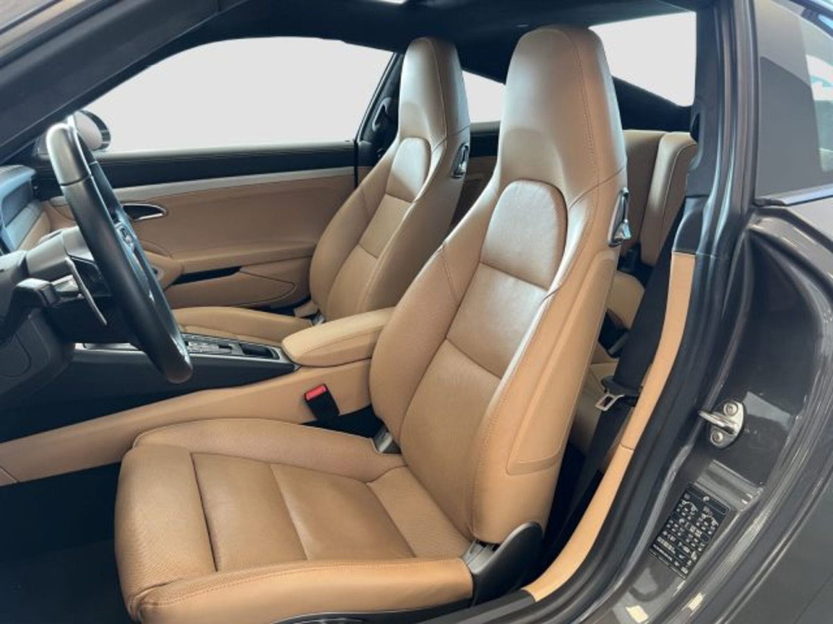 Porsche 911 Coupé 3.0 Carrera 4 GTS (15)