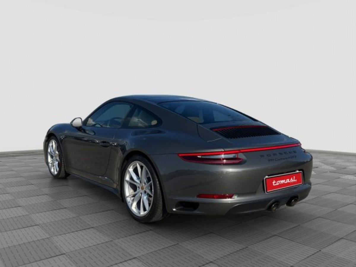 Porsche 911 Coupé 3.0 Carrera 4 GTS (3)
