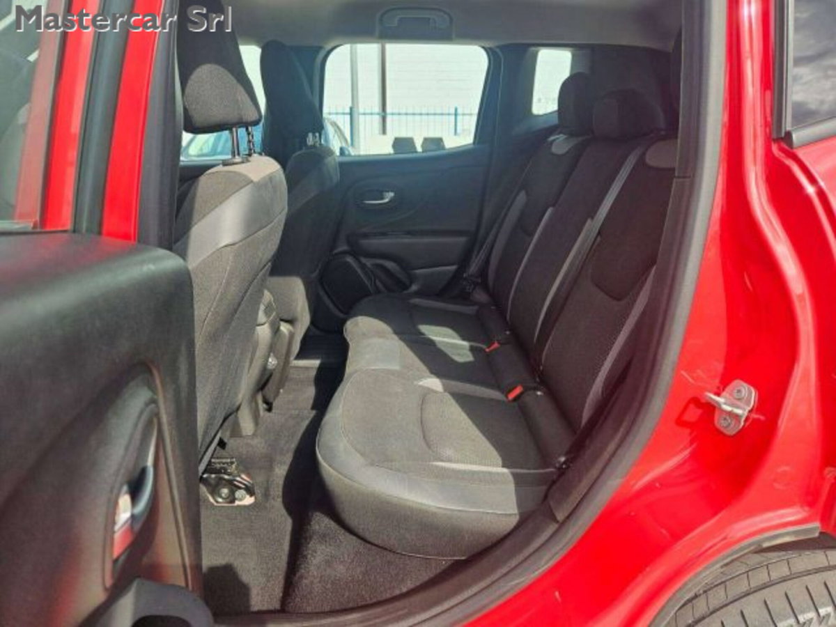 Jeep Renegade 1.3 T4 190CV PHEV 4xe AT6 Limited (12)