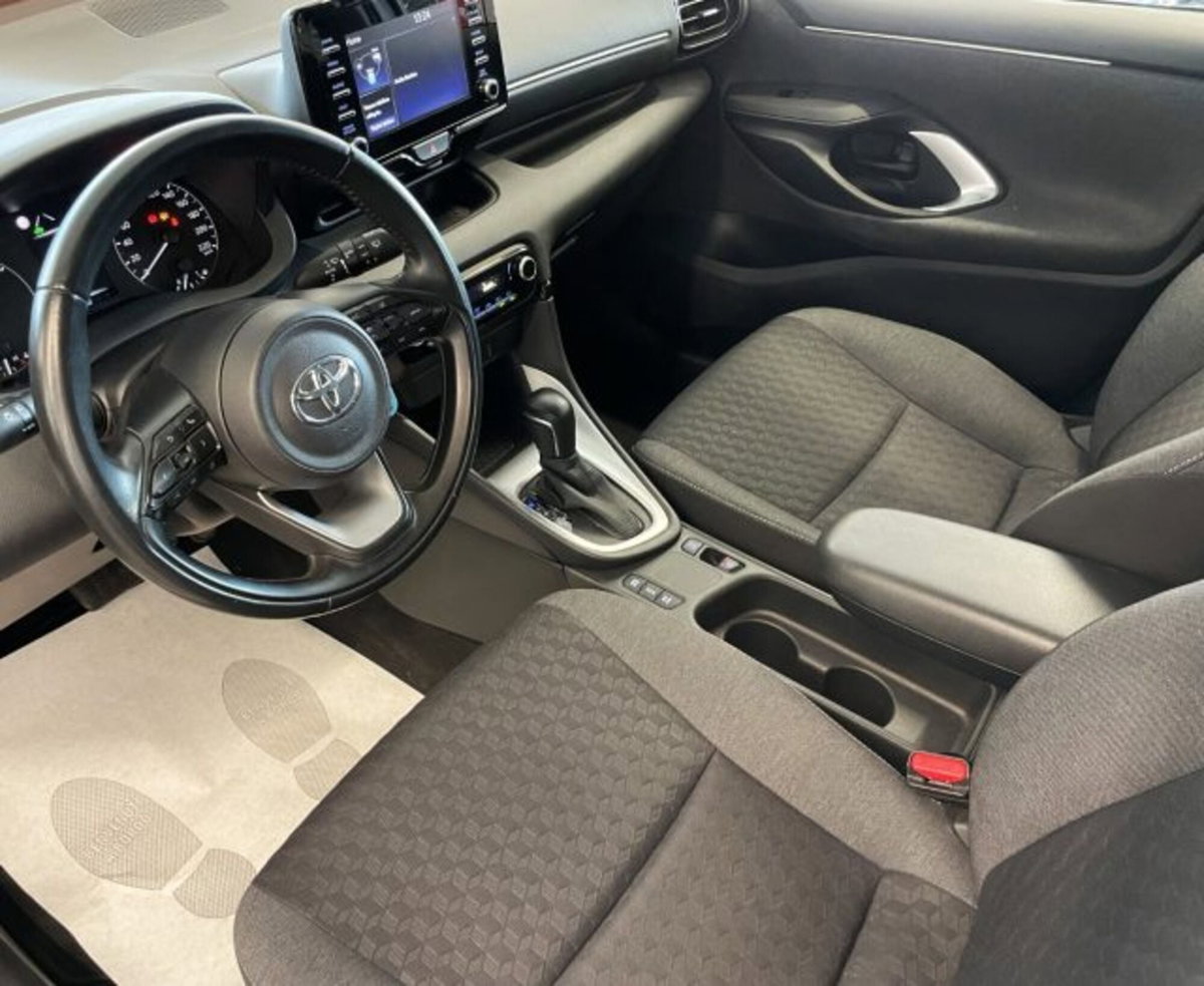 Toyota Yaris Cross 1.5h GR Sport Black Sky fwd 116cv e-cvt (6)