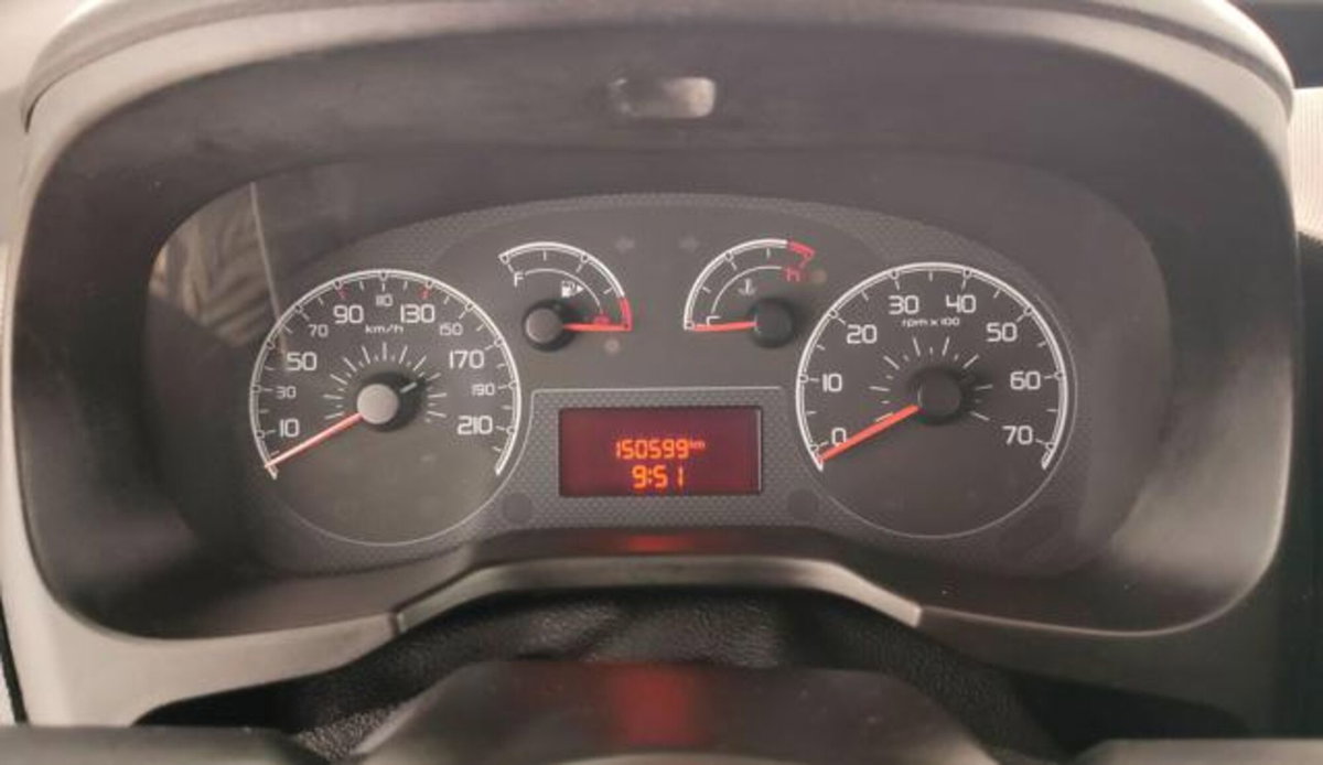 Fiat Qubo 1.3 MJT 80 CV Active (9)