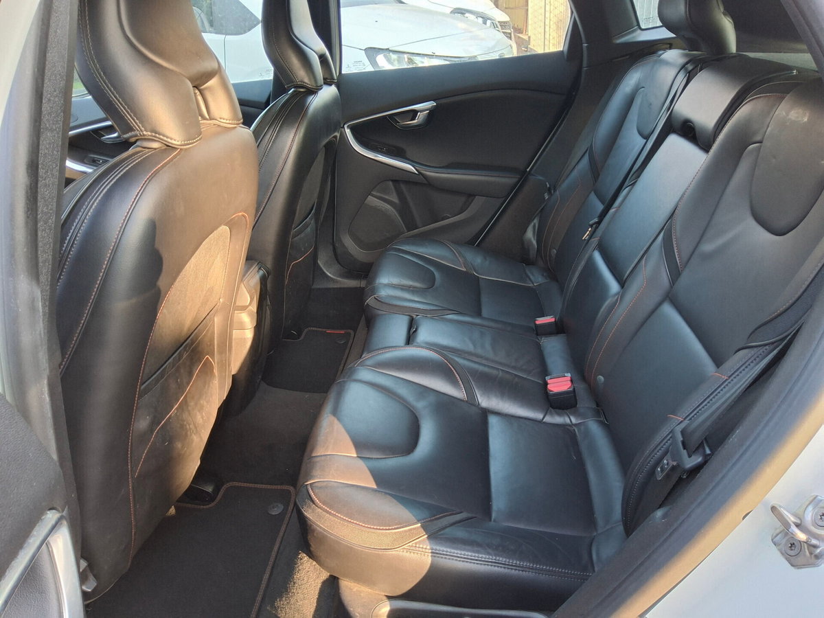 Volvo V40 Cross Country D2 Volvo Ocean Race (12)