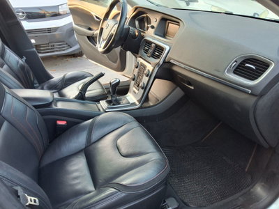 Volvo V40 Cross Country D2 Volvo Ocean Race (16)
