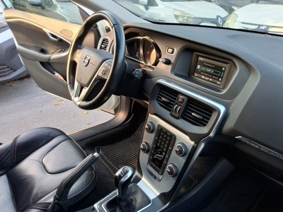 Volvo V40 Cross Country D2 Volvo Ocean Race (17)