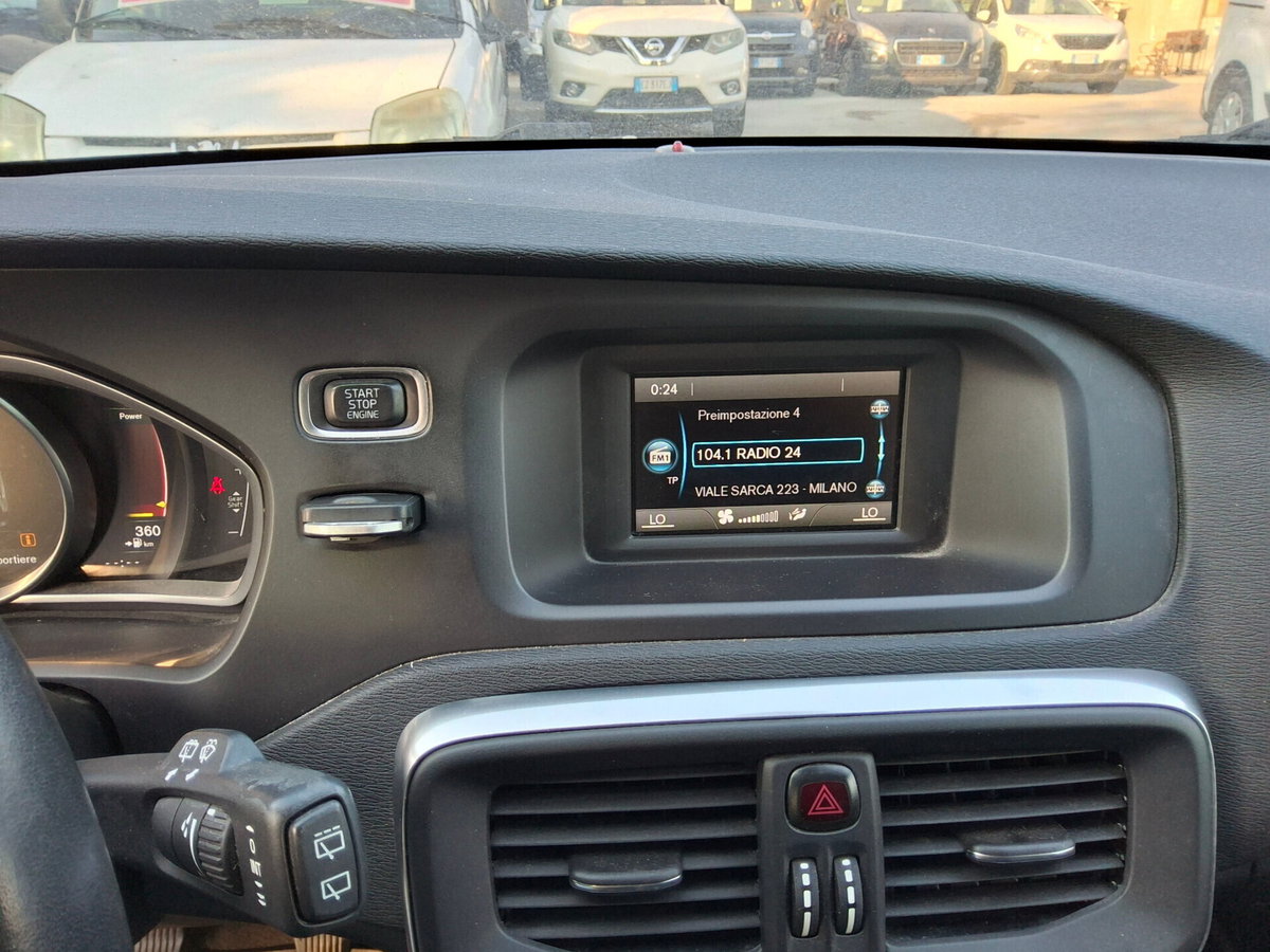 Volvo V40 Cross Country D2 Volvo Ocean Race (20)