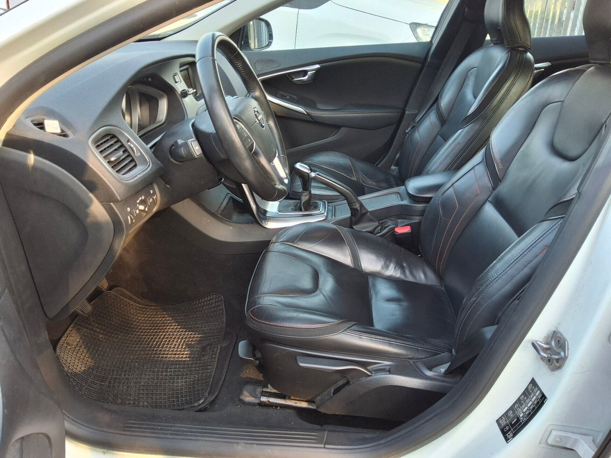 Volvo V40 Cross Country D2 Volvo Ocean Race (9)