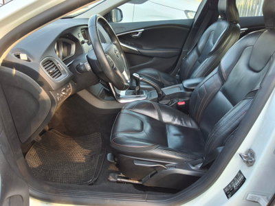 Volvo V40 Cross Country D2 Volvo Ocean Race (9)