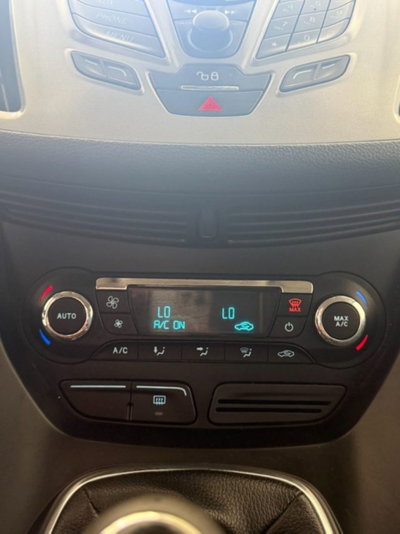Ford C-Max 1.6 120CV GPL Titanium (16)