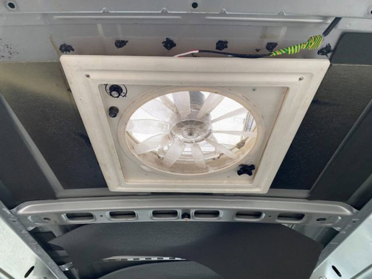 Volkswagen Veicoli Commerciali Caddy 1.9 TDI 105CV 4p. Van Vetrato (10)