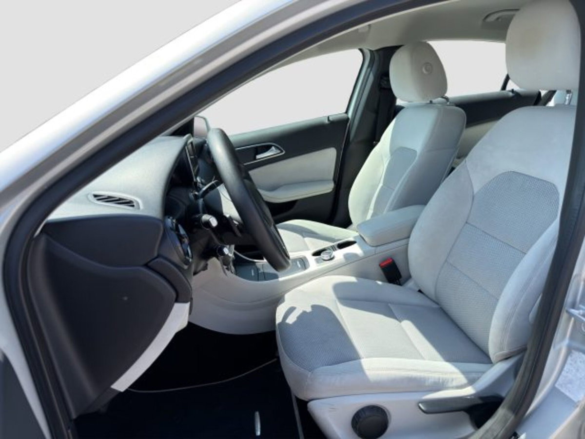 Mercedes-Benz Classe A 180 CDI BlueEFFICIENCY Automatic Executive (10)