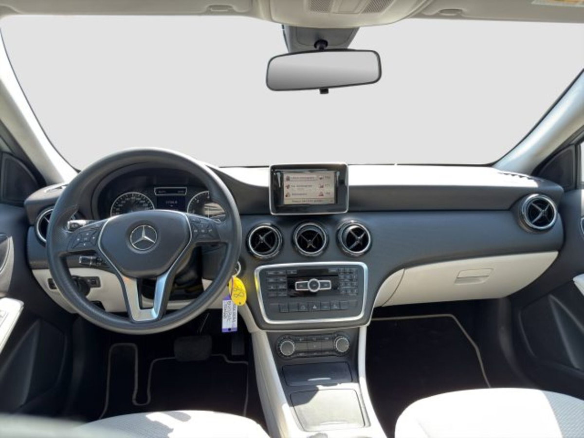 Mercedes-Benz Classe A 180 CDI BlueEFFICIENCY Automatic Executive (12)