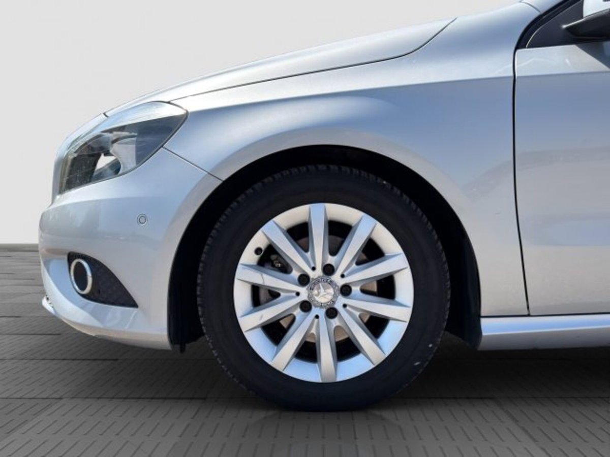 Mercedes-Benz Classe A 180 CDI BlueEFFICIENCY Automatic Executive (16)