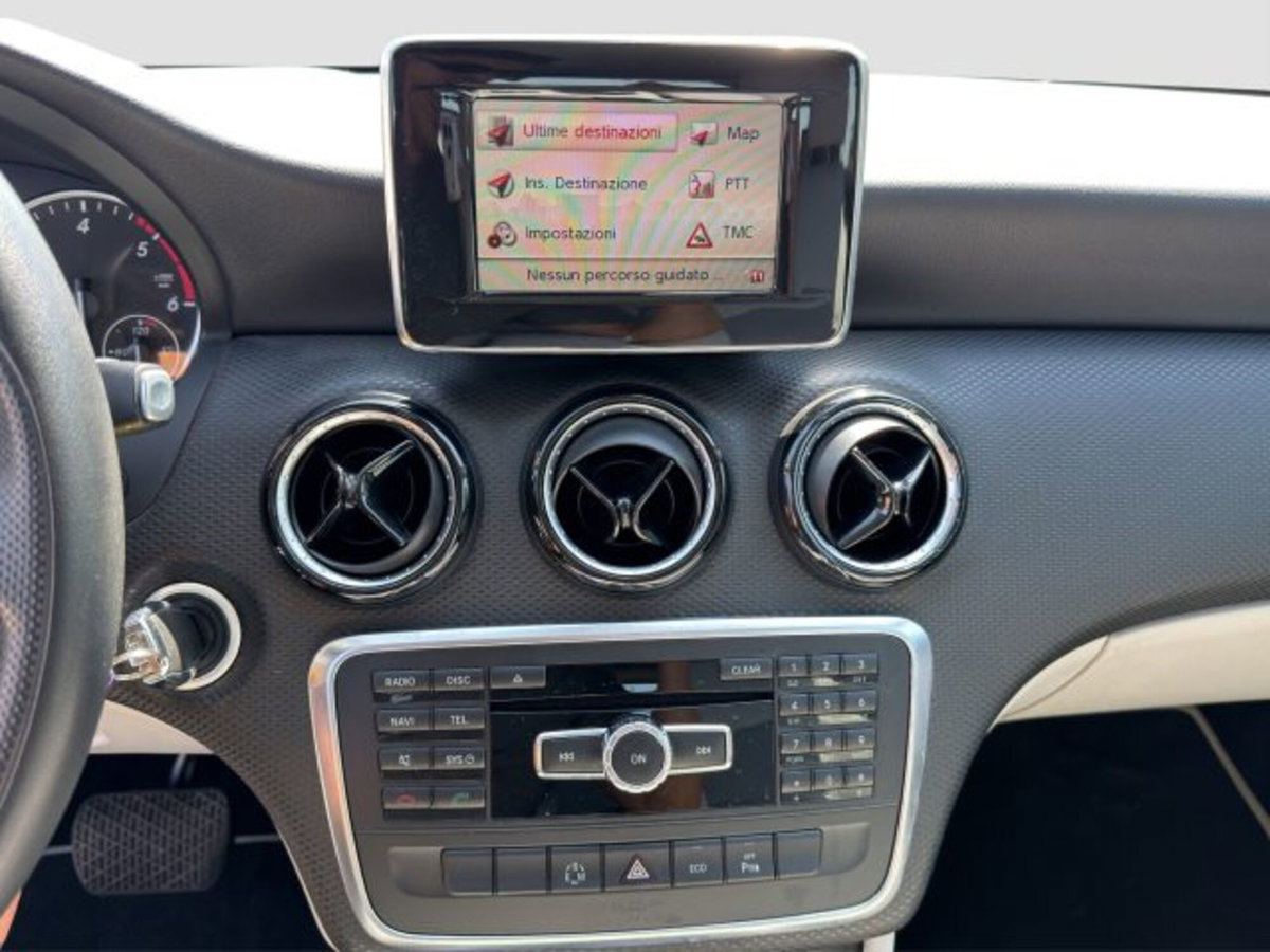 Mercedes-Benz Classe A 180 CDI BlueEFFICIENCY Automatic Executive (17)
