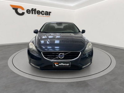 Volvo V40 D2 1.6 Summum (2)