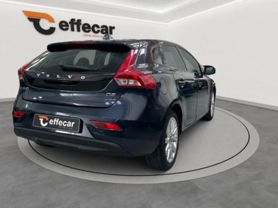 Volvo V40 D2 1.6 Summum (6)