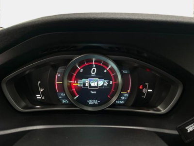 Volvo V40 D2 1.6 Summum (9)