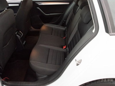 Skoda Octavia Station Wagon 1.5 G-TEC DSG Wagon Ambition (12)